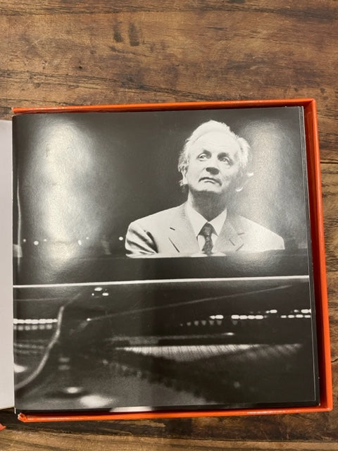 Beethoven The 32 piano sonatas (8 CD + livret) Wilhelm Kempff, piano- 3000 partitions, livres et vinyles d'occasion en vente sur notre site internet gastonmusicclub.fr Gaston Music Store