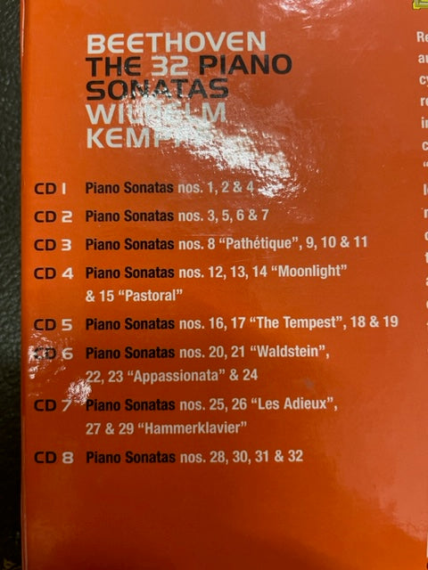 Beethoven The 32 piano sonatas (8 CD + livret) Wilhelm Kempff, piano- 3000 partitions, livres et vinyles d'occasion en vente sur notre site internet gastonmusicclub.fr Gaston Music Store