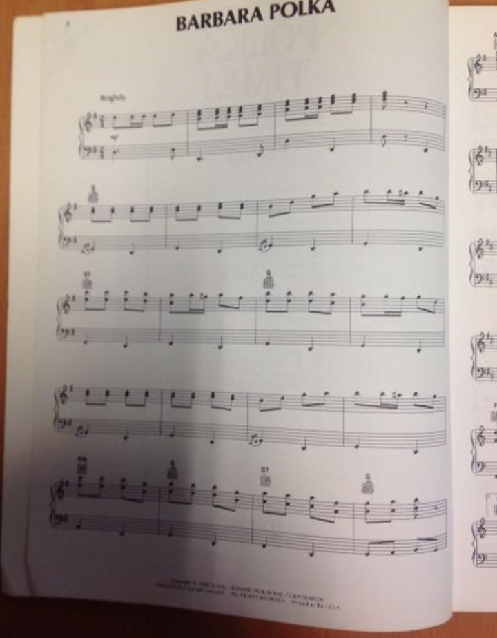 Polka time! 25 standards, partition pour Piano,Chant et Guitare