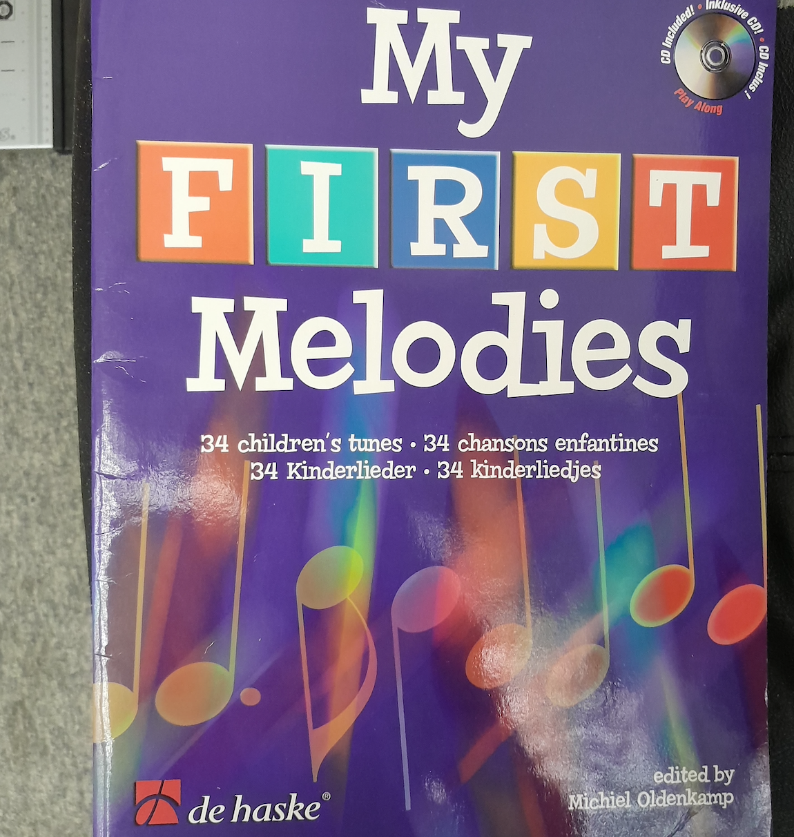 Oldenkamp My first melodies 34 chansons enfantines pour hautbois (partition + CD)-3000 partitions, livres et vinyles d'occasion en vente sur notre site internet gastonmusicclub.fr Gaston Music Store