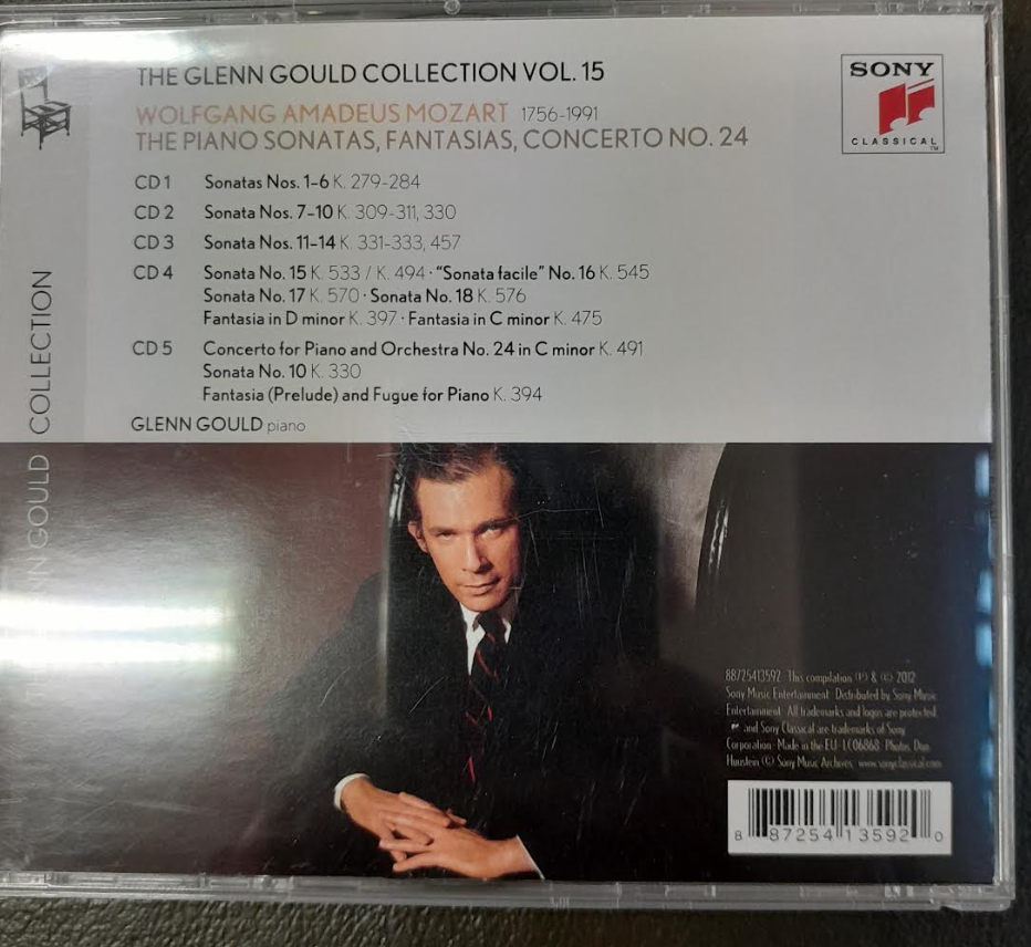 Coffret 5 CD W.A. Mozart Glenn Gould plays Mozart-3000 partitions, livres et vinyles d'occasion en vente sur notre site internet gastonmusicclub.fr Gaston Music Store