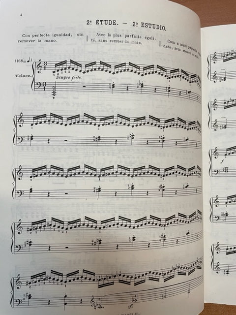 Clementi Gradus ad Parnassum - 32 études pour piano extraites des 100 études- 3000 partitions, livres et vinyles d'occasion en vente sur notre site internet gastonmusicclub.fr Gaston Music Store