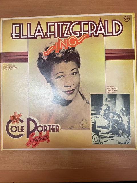 Vinyle Ella Fitzgerald sings (2 disques) The Cole Porter songbook - 3000 partitions, livres et vinyles d'occasion  en vente sur notre site internet gastonmusicclub.fr Gaston Music Store