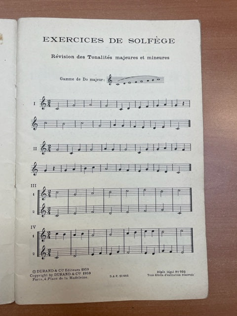Georges Favre Exercices de solfège pour les classes de 4e et 3e- 3000 partitions, livres et vinyles d'occasion en vente sur notre site internet gastonmusicclub.fr Gaston Music Store
