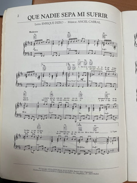 Songbook Julio Iglesias Lo mejor- 3000 partitions, livres et vinyles d'occasion en vente sur notre site internet gastonmusicclub.fr Gaston Music Store