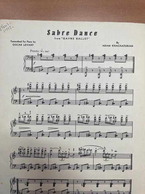Aram Khachaturian La danse du sabre partition piano - 3000 partitions, livres et vinyles d'occasion en vente sur notre site internet gastonmusicclub.fr Gaston Music Store