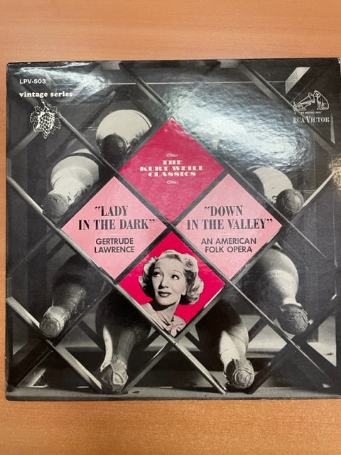 Vinyle The Kurt Weill classics Lady in the Dark - Down in the Valley (an american folk Opera)- 3000 partitions, livres et vinyles d'occasion en vente sur notre site internet gastonmusicclub.fr Gaston Music Store