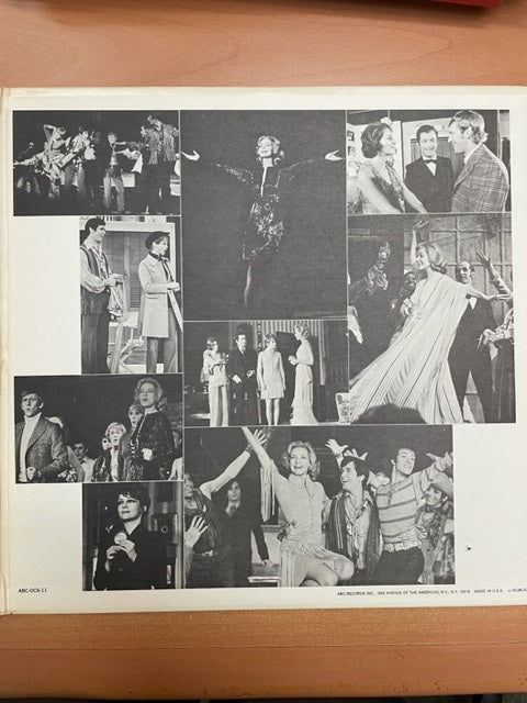 Vinyle Lauren Bacall Applause, a new musical-3000 partitions, livres et vinyles d'occasion en vente sur notre site internet gastonmusicclub.fr Gaston Music Store
