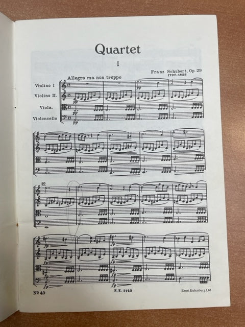 Franz Schubert quatuor en la mineur opus 29 D 804 conducteur de poche 3000 partitions, livres et vinyles d'occasion en vente sur notre site internet gastonmusicclub.fr Gaston Music Store