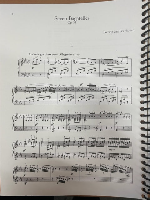 Beethoven The giant book of Beethoven pour piano- 3000 partitions, livres et vinyles d'occasion en vente sur notre site internet gastonmusicclub.fr Gaston Music Store