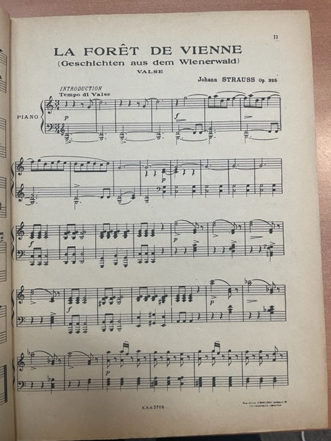 Johann Strauss Les plus jolies valses partition piano - 3000 partitions, livres et vinyles d'occasion en vente sur notre site internet gastonmusicclub.fr Gaston Music Store