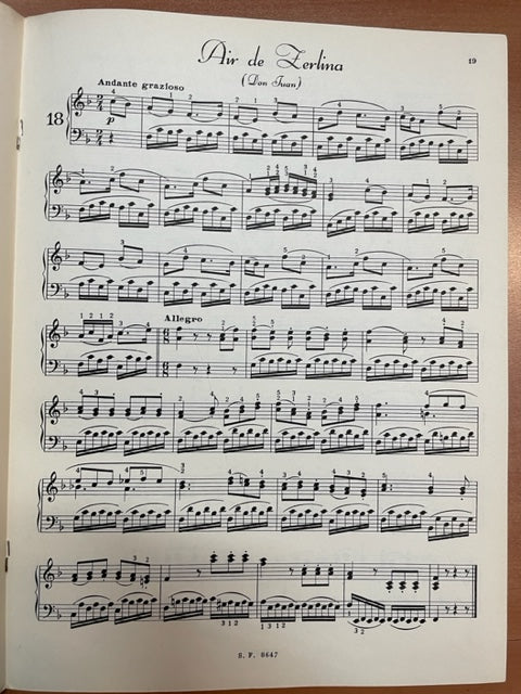 Mozart Les plus jolies mélodies de Mozart pour les jeunes partition piano- 3000 partitions, livres et vinyles d'occasion en vente sur notre site internet gastonmusicclub.fr Gaston Music Store