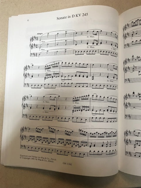 W.A. Mozart Play organ play : Organ Book for Church, School and Home volume 3