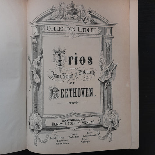 Beethoven 13 Trios pour Violon, Violoncelle et piano conducteur-3000 partitions, livres et vinyles d'occasion en vente sur notre site internet gastonmusicclub.fr Gaston Music Store