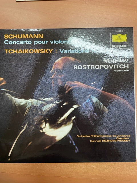 Vinyle Schumann - Tchaïkovsky Concerto pour violoncelle - Variations rococo - 3000 partitions, livres et vinyles d'occasion  en vente sur notre site internet gastonmusicclub.fr Gaston Music Store