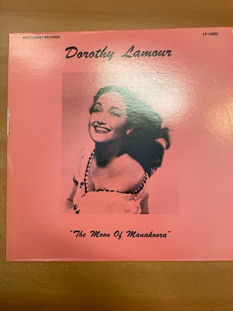 Vinyle Dorothy Lamour The moon of Manakoora - 3000 partitions, livres et vinyles d'occasion en vente sur notre site internet gastonmusicclub.fr Gaston Music Store