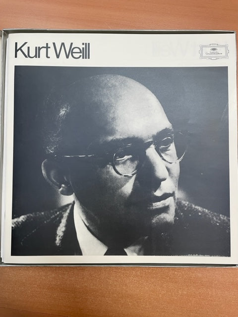 Vinyle Kurt Weill Coffret 3 LP - 3000 partitions, livres et vinyles d'occasion en vente sur notre site internet gastonmusicclub.fr Gaston Music Store