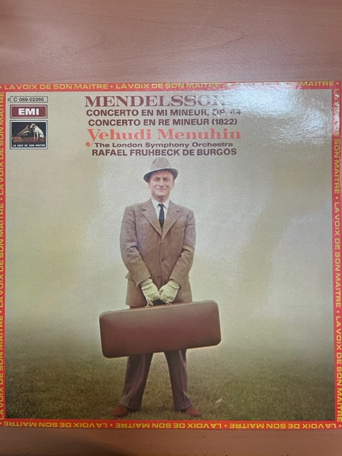 Vinyle Félix Mendelssohn Concerto en Mi mineur op.64 - Concerto en ré mineur Yehudi Menuhin, violon- 3000 partitions, livres et vinyles d'occasion en vente sur notre site internet gastonmusicclub.fr Gaston Music Store