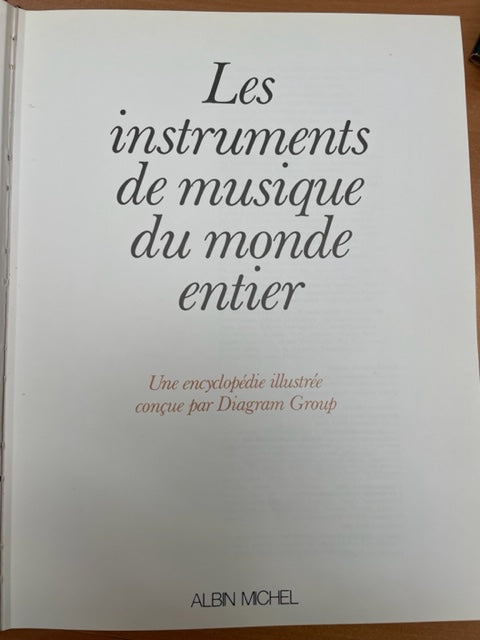 Livre collectif: Les instruments de musique du monde entier - encyclopédie illustrée